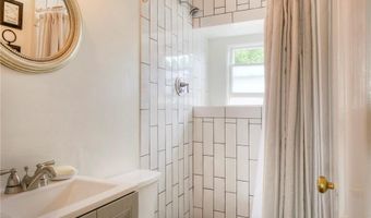 204 Spring St, Newport, RI 02840