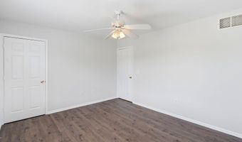 16 Cherry St, Beachwood, NJ 08722