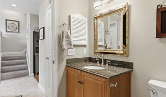 2712 KENWOOD Ave, Alexandria, VA 22302