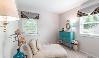 493 Edgeworthe Dr SE, Ada, MI 49301
