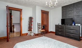 22 Orange St, Athol, MA 01331