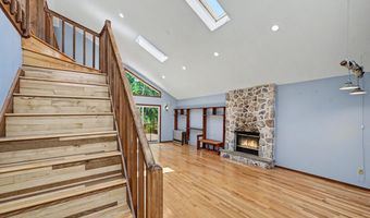 114 Claremont Dr, Albrightsville, PA 18210