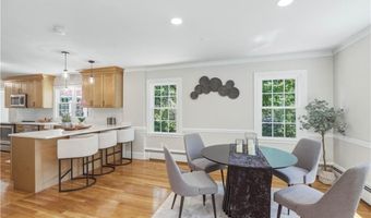 3 Sundale Rd, Cranston, RI 02921