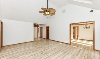 6134 Creekbend Blvd, Indianapolis, IN 46217
