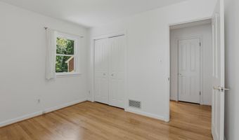 7607 MARYKNOLL Ave, Bethesda, MD 20817