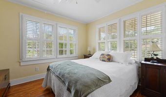 321 State St, Bay St. Louis, MS 39520