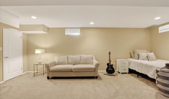 7 Lucia Ct, Aberdeen, NJ 07747