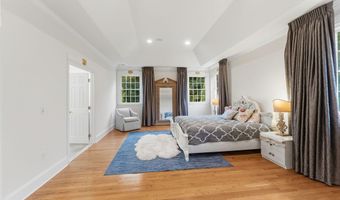 10 Lovegreen Ln, East Greenwich, RI 02818