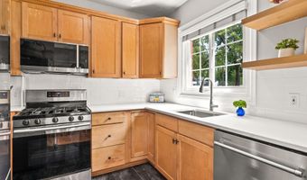 3414 GUNSTON Rd 733, Alexandria, VA 22302