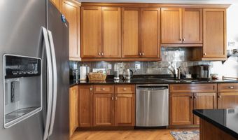 2 Dogwood Ct 2, Middlebury, CT 06762