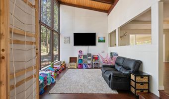 1293 Starveout Creek Rd, Azalea, OR 97410