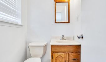3 Dubois Ave, Amityville, NY 11701