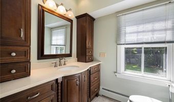 107 Old Beach Rd 2, Newport, RI 02840