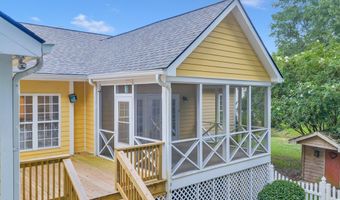 104 Westlake Cir, Americus, GA 31709