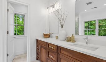 7926 BOLLING Dr, Alexandria, VA 22308