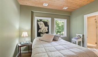 160 Ross Hill Rd, Charlestown, RI 02813
