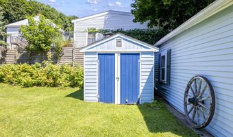 31 Monroe St, Augusta, ME 04330