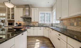 7505 MARBURY Rd, Bethesda, MD 20817