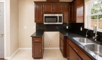 1407 S Irving St, Alton, TX 78573