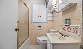 1002 Carroll Ave, Ames, IA 50010