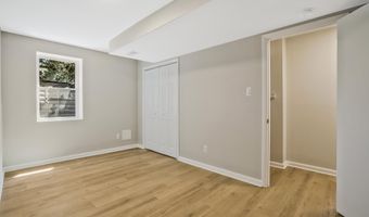 706 N CLEVELAND St, Arlington, VA 22201