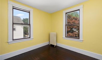 9 Cummings Rd, Newport, RI 02840