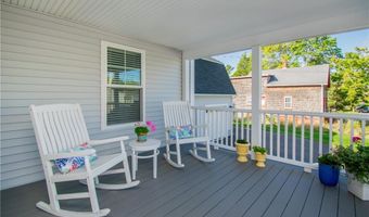 58 Collins St, Bristol, RI 02809