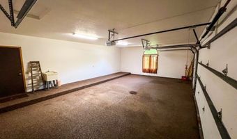 457 E Pioneer Trl, Aurora, OH 44202