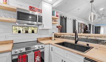 102 Battery Ln 102, Beaufort, SC 29902