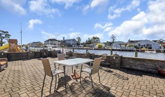 64 Harbor Inn Rd, Bayville, NJ 08721