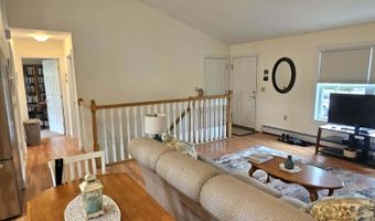 93 Streamside Ln, Bangor, ME 04401