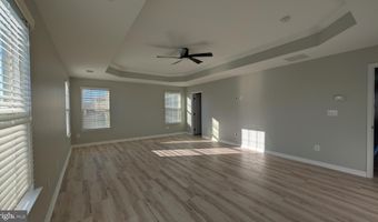 25501 EMERSON OAKS Dr, Aldie, VA 20105