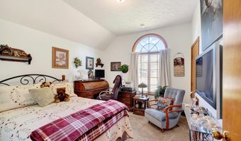 834 Deerfield Rd, Anderson, IN 46012