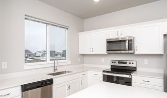 713 NE Oak Ridge Dr, Ankeny, IA 50021