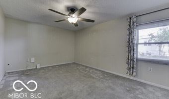 18 Maple Dr, Bargersville, IN 46106