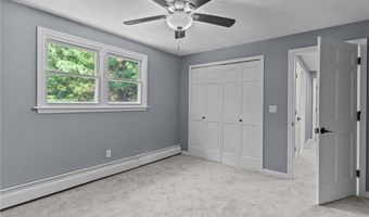 123 Stone Gate Dr, North Kingstown, RI 02852