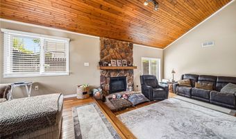 2013 Deerfield Dr, Ashtabula, OH 44004