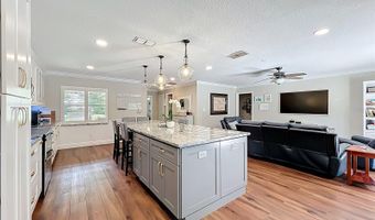 404 BROADVIEW Ave, Altamonte Springs, FL 32701