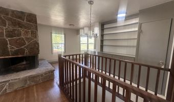 17 Frontier St, Diamondville, WY 83116