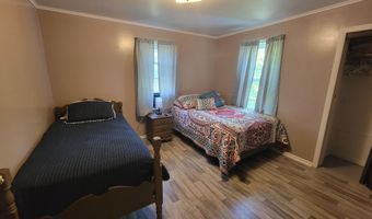 60 Summit St, Baileyville, ME 04694
