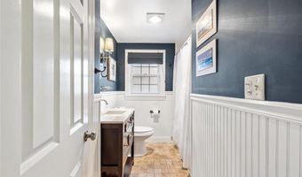 15 Zephyr Ln, Barrington, RI 02806