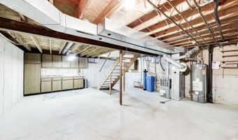 525 Skyline Dr, Algonquin, IL 60102