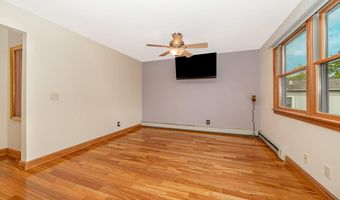 39 Central Ave, Amityville, NY 11701