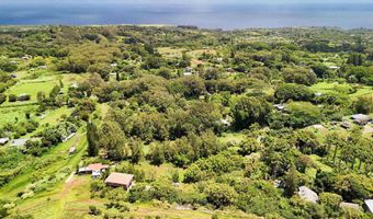 605 Kaupakalua Rd, Haiku, HI 96708