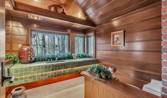 5140 Turtle Point Dr, Ann Arbor, MI 48105
