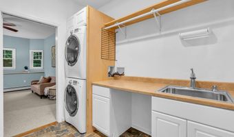 10 Greenwood Pl, Middletown, NJ 07748