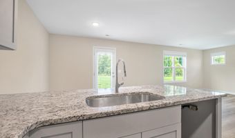 97 Coachman Ln, Autryville, NC 28318