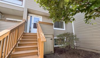 5766 VILLAGE GREEN Dr 10/5766, Alexandria, VA 22309