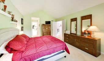 1819 N Normandy Ct, Arlington Heights, IL 60004