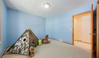 1424 E KEYSTONE Ln, Appleton, WI 54913